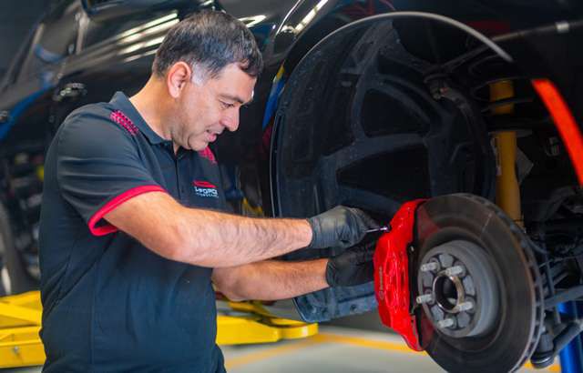 Tyre fitting and wheel alignment service
